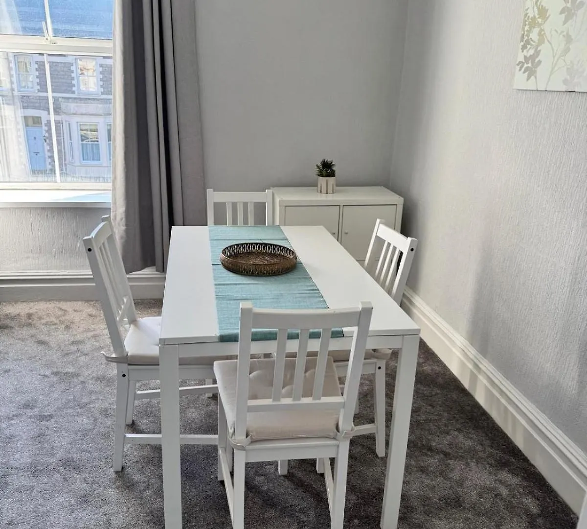 Spacious 2 Bed Apartment In The Centre Of Penarth Cardiff