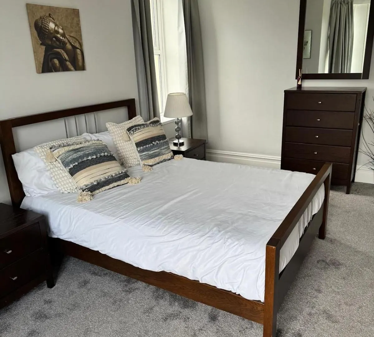 Spacious 2 Bed Apartment In The Centre Of Penarth Cardiff